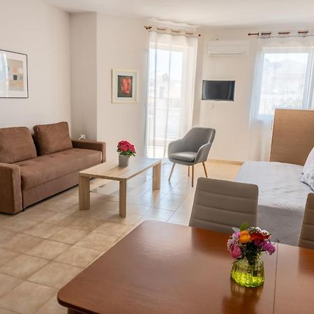 Hotel Arethousa Лутра Едипсу Екстериор снимка