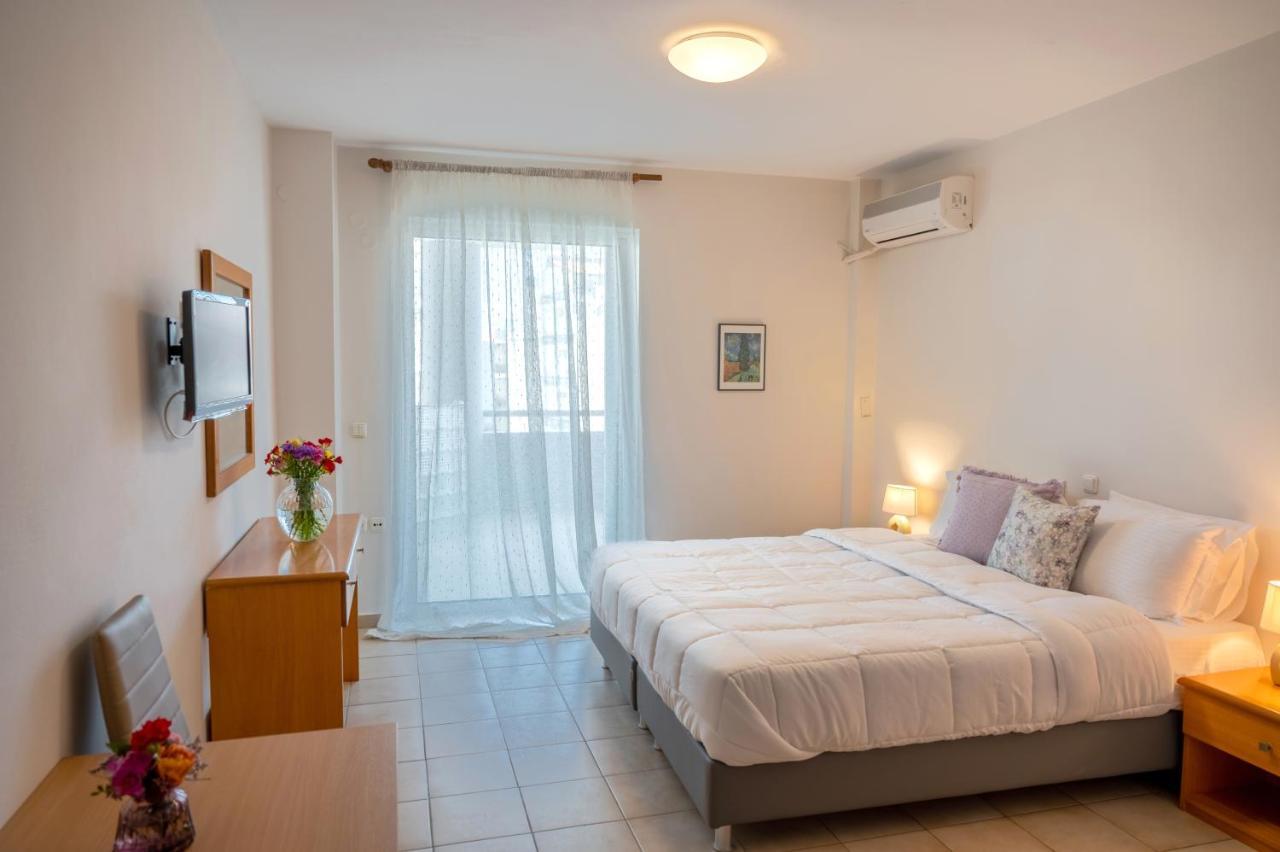 Hotel Arethousa Лутра Едипсу Екстериор снимка