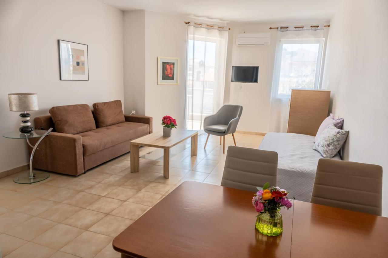Hotel Arethousa Лутра Едипсу Екстериор снимка